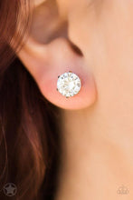 Load image into Gallery viewer, Just In TIMELESS - Gold Post Earring #725
